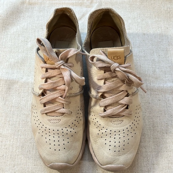 Ugg Light Pink Suede Leather Tennis Shoes Casual Size 8 - Picture 1 of 5